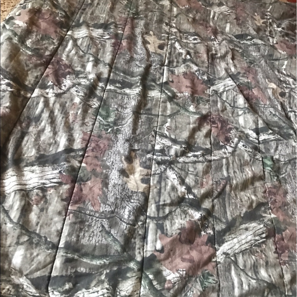Camo twin comforter! Great used condition