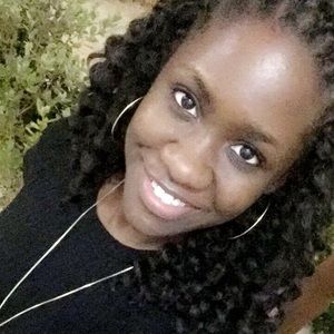 Meet your Posher, Leanna