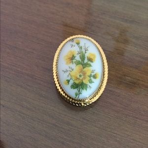 VINTAGE FLORAL PENDANT
