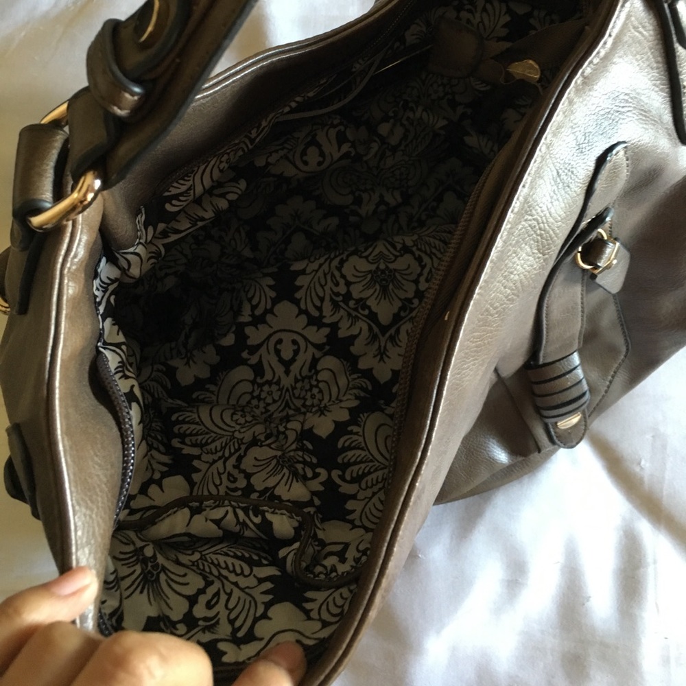 Handbag - Picture 2 of 3