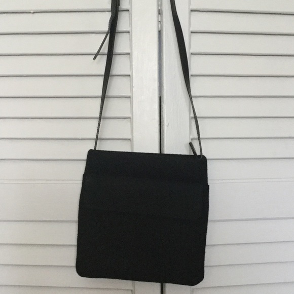 Sale‼️🔹 2/$15‼️ FELT CROSS-BODY BAG - Picture 2 of 3