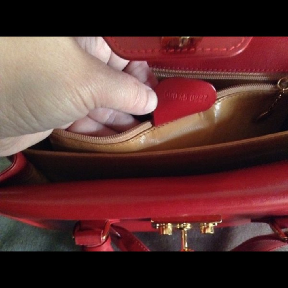 Gucci - Picture 2 of 4