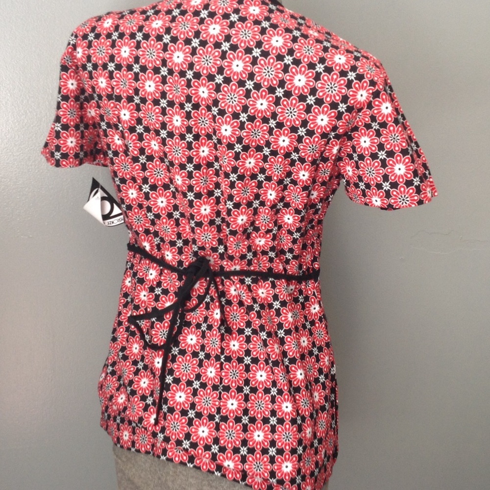 Scrub top Small - Picture 2 of 2