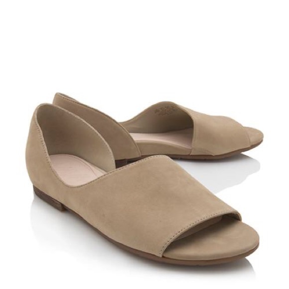Suede Asymmetric Distressed Blanc Flats - Picture 3 of 5