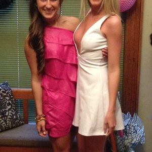 Tobi Deep V White A-line dress