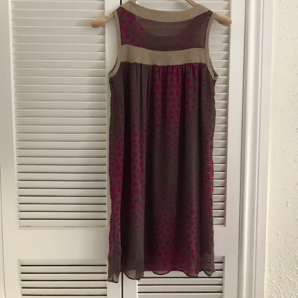 Stylish Sleeveless Day Dress