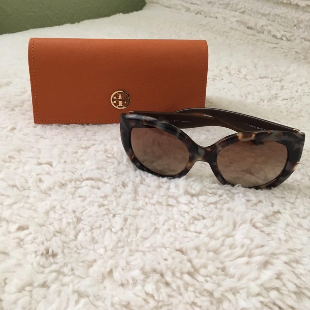 Tory Burch Sun Glasses
