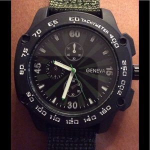 New army green men's Geneva stainless steel watch.