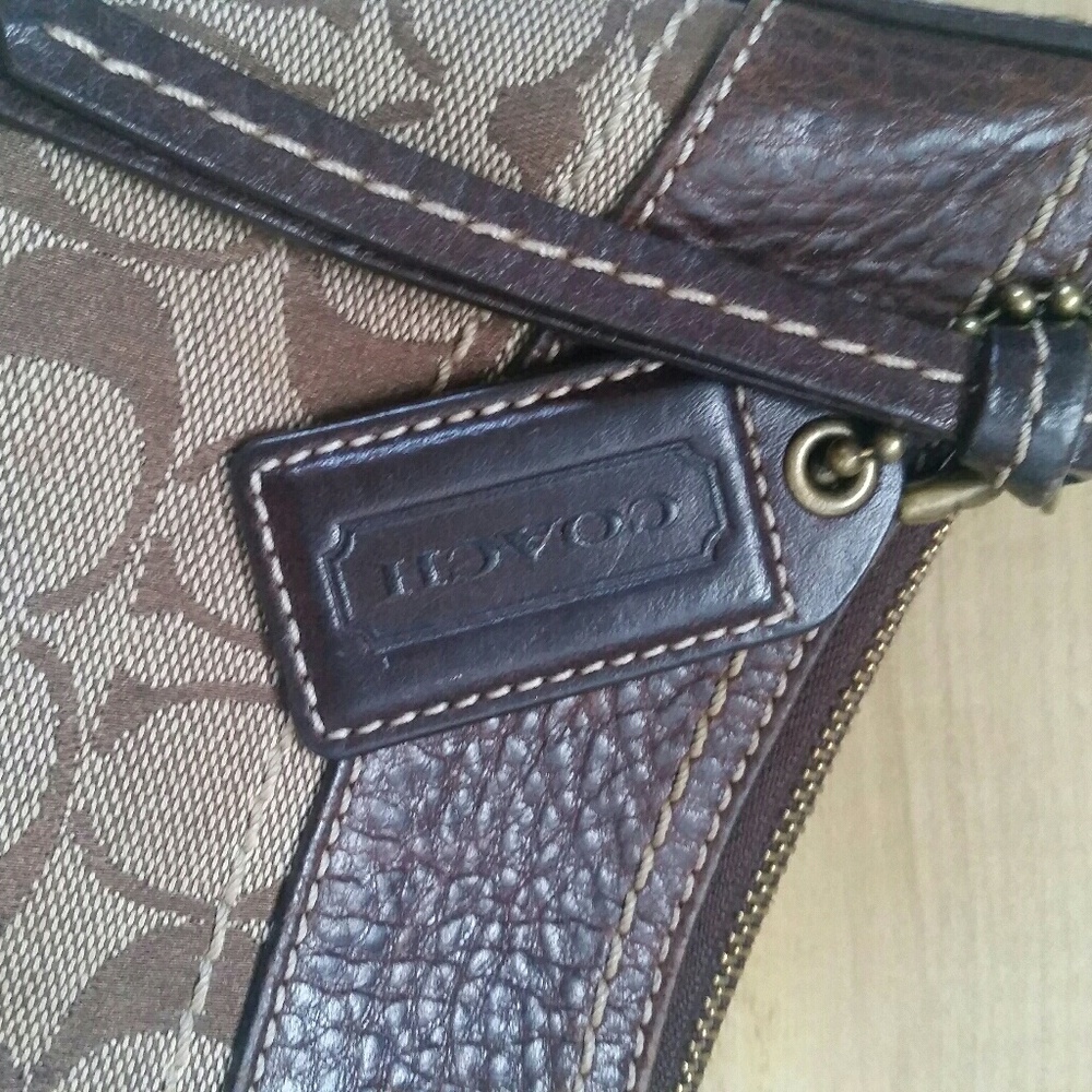 Coach Handbag - Picture 2 of 4