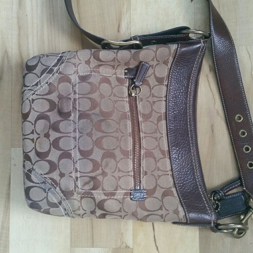 Coach Handbag - Picture 3 of 4