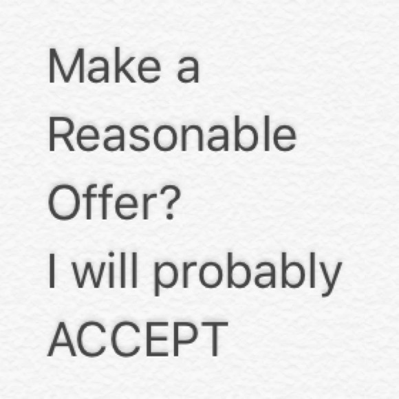 💵 NEED GONE!! Cold shoulder dress - Picture 5 of 5