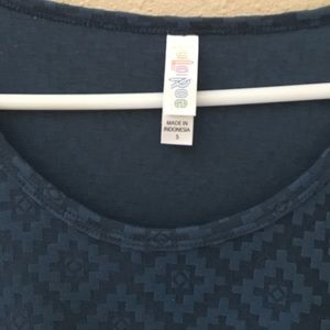 LuLaRoe Tops - Lularoe Classic Tee LuLaRoe Tops - Lularoe Classic Tee