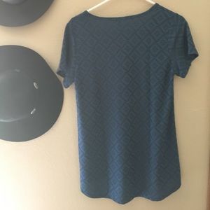 LuLaRoe Tops - Lularoe Classic Tee LuLaRoe Tops - Lularoe Classic Tee