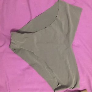 ❌❌❌SOLD❌❌Raw cut hip hugger