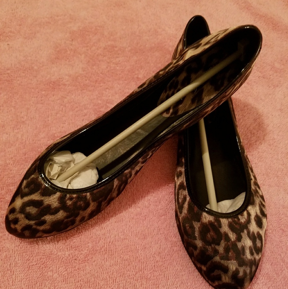 Women's flats