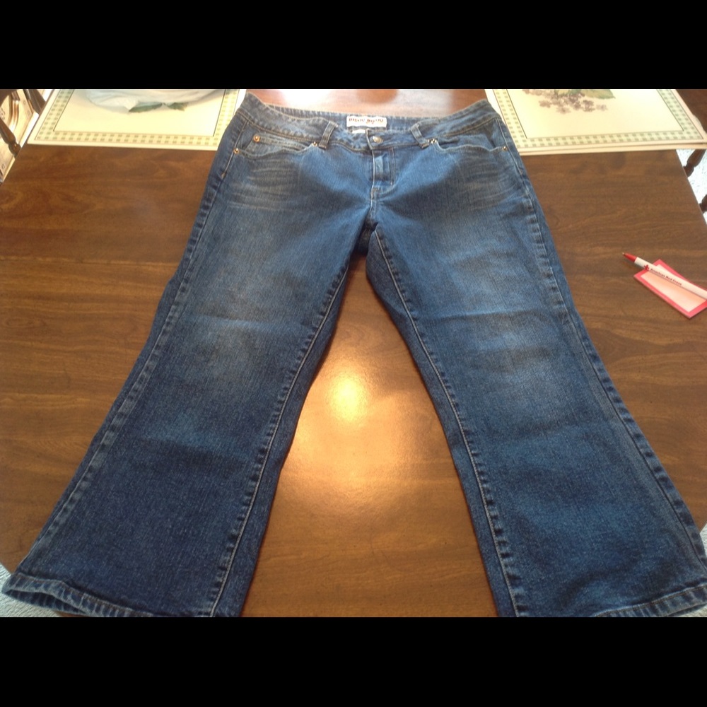 EUC Bisou Bisou size 14 jean capris.