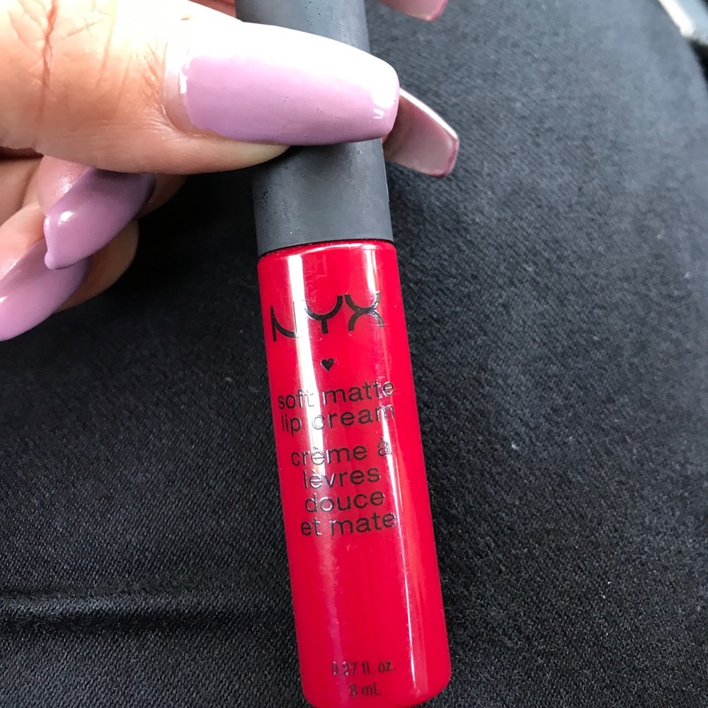 NYX Soft Matte lip cream *** for bcastro80s