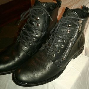 ***Motorcycle Style Boots *** with silver zippers