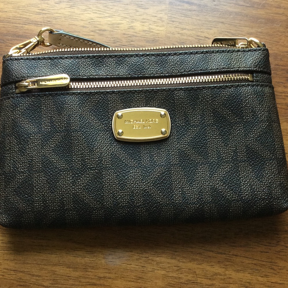 Michael Kors wristlet
