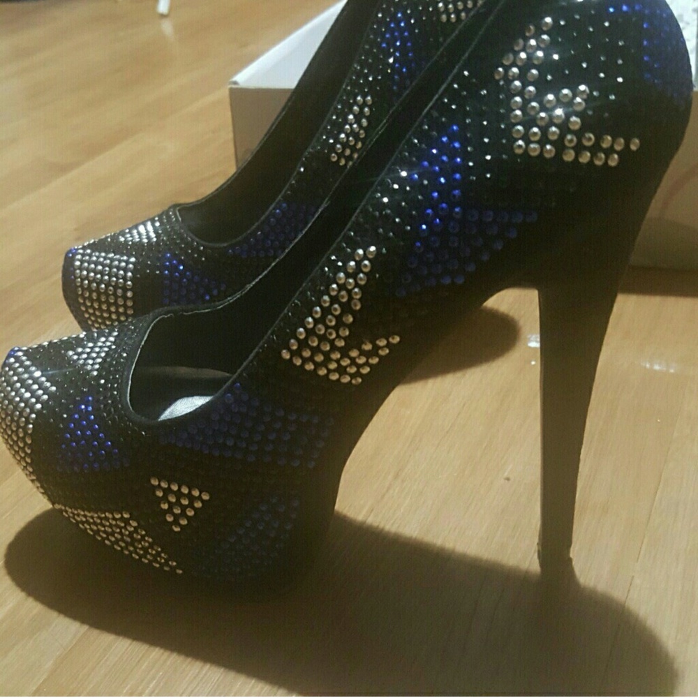 You can Slay! Royal blue and silver heels from shi