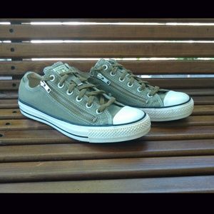 Converse zipper​ shoes Mens sz 8 Women's sz 10