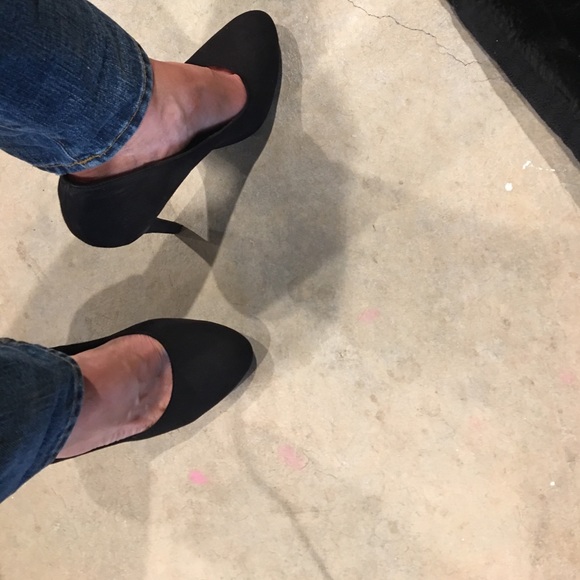 Rock and Republic black suede shoes 9.5 - Picture 7 of 7