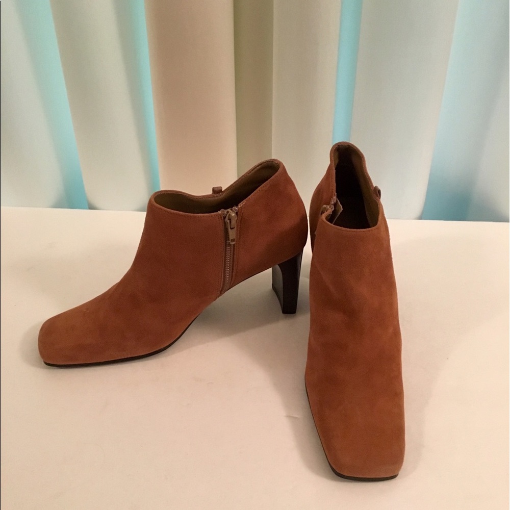 Karen Scott Brown Suede Ankle Booties
