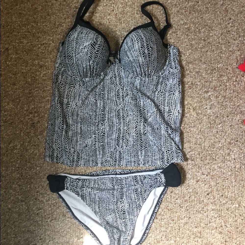 Black and white patterned tankini