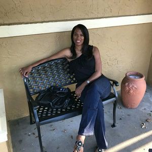 Meet your Posher, Felicia