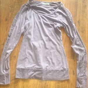 Long sleeve shirt, w lace down the sides