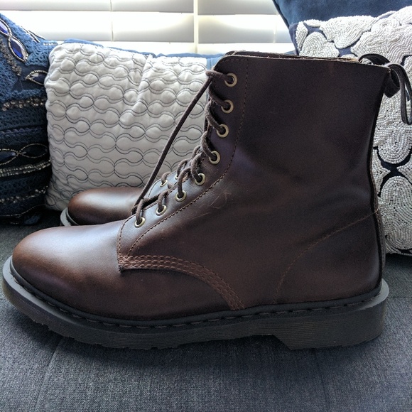 Dr. Martin\'s - brown leather boots