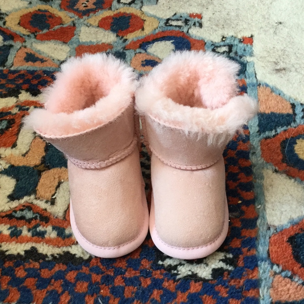 BNWOT UGG for babies size S