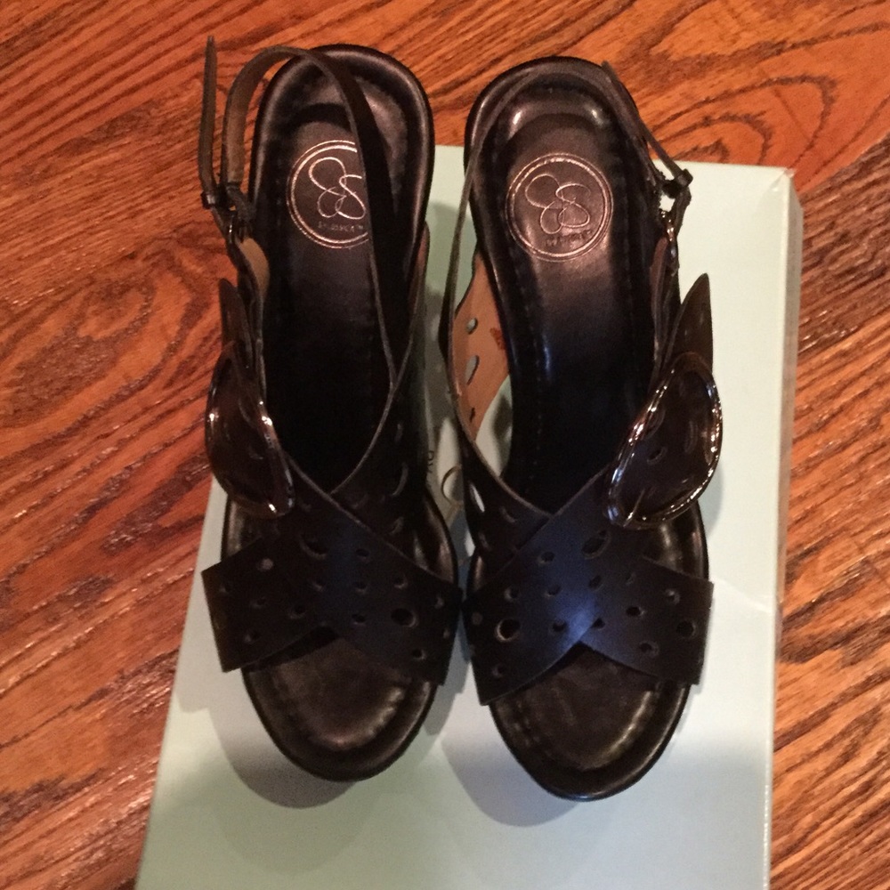 Jessica Simpson Black Platform with Wood Heels