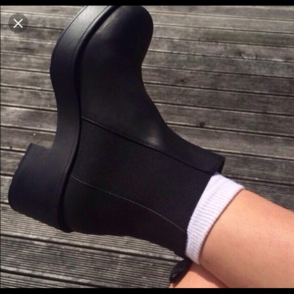 NWOT Steve Madden Daanika Boots