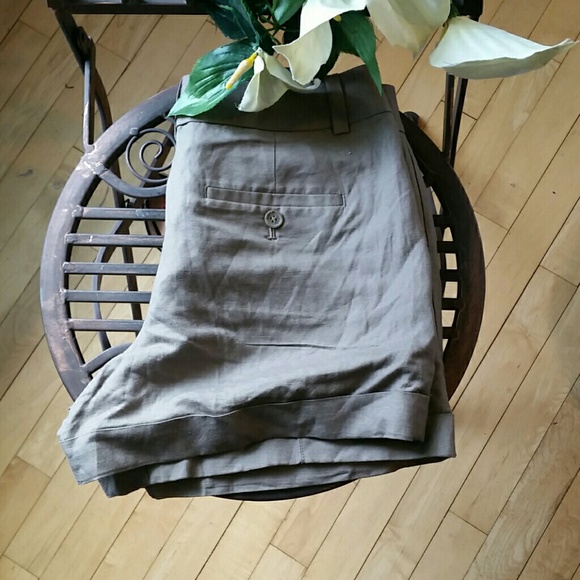 Shorts - Picture 3 of 3