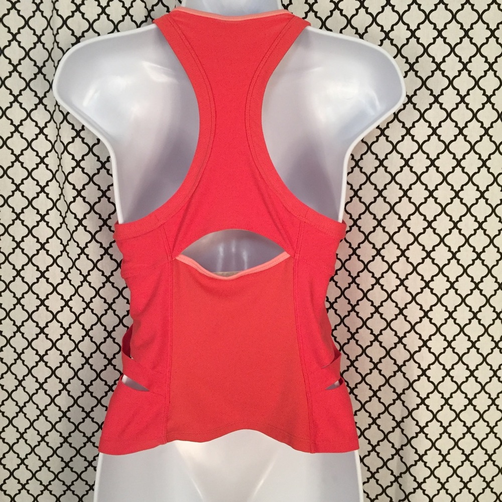 Nike Racerback Tank Side Cut Outs Size S - Picture 3 of 8