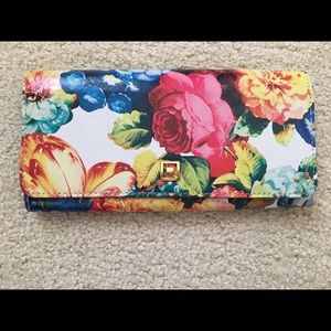 Lodis• wallet
