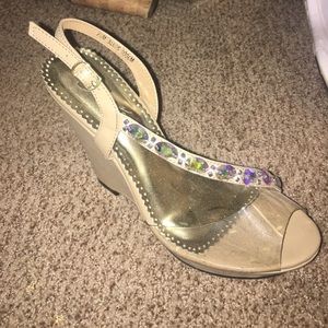 Size 7.5, Nude, Johnathan Kaye Wedges
