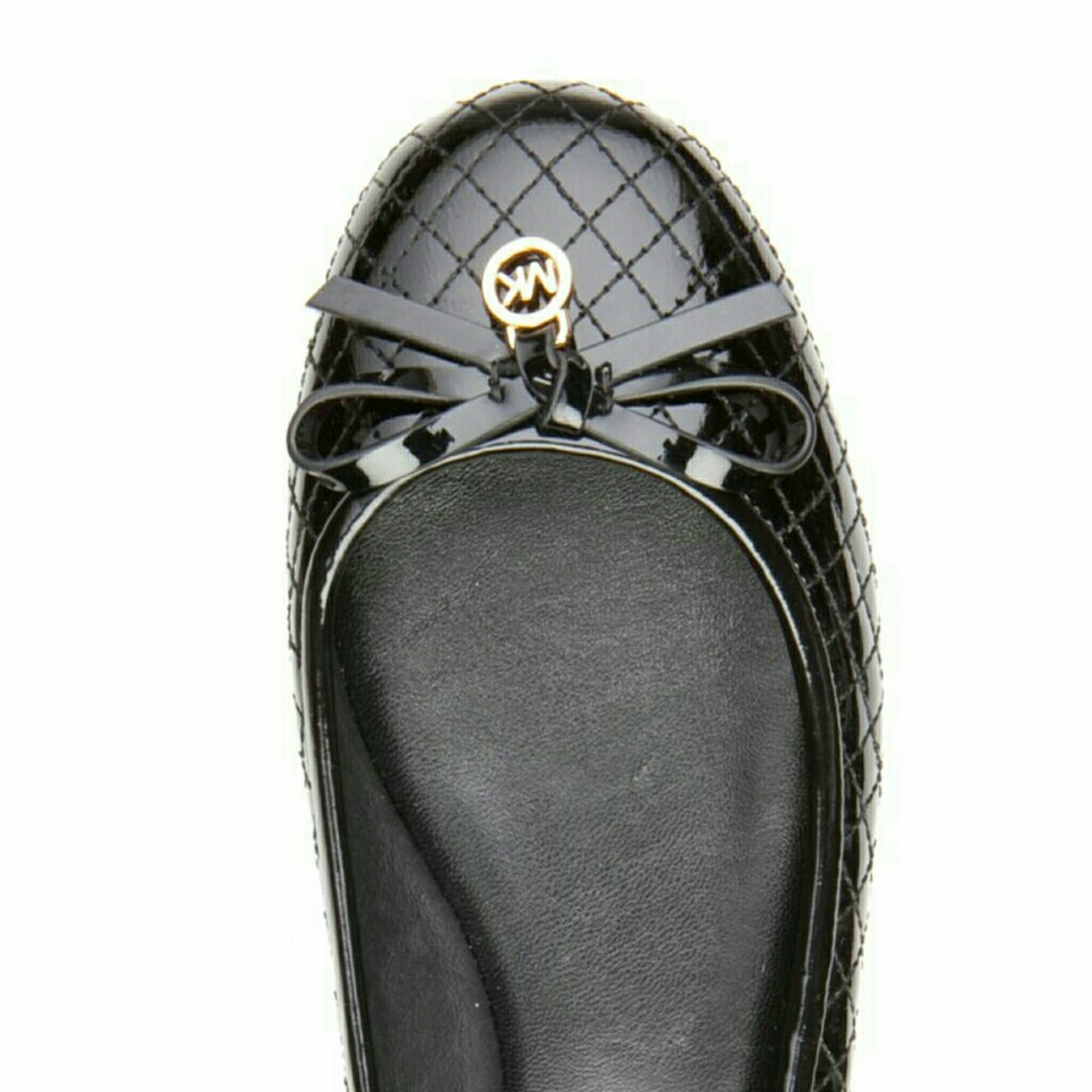 New! MICHAEL KORS MK Charm Quilted Ballet Flats - Picture 3 of 6