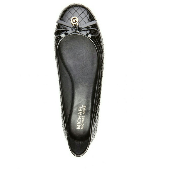 New! MICHAEL KORS MK Charm Quilted Ballet Flats - Picture 2 of 6