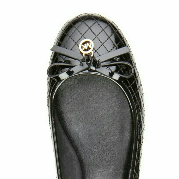 New! MICHAEL KORS MK Charm Quilted Ballet Flats - Picture 3 of 6