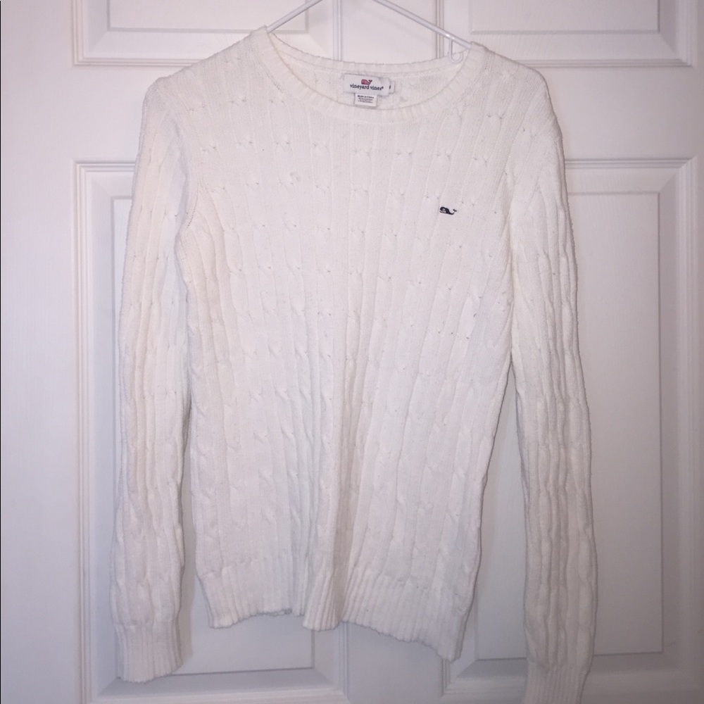 White vineyard vines sweater