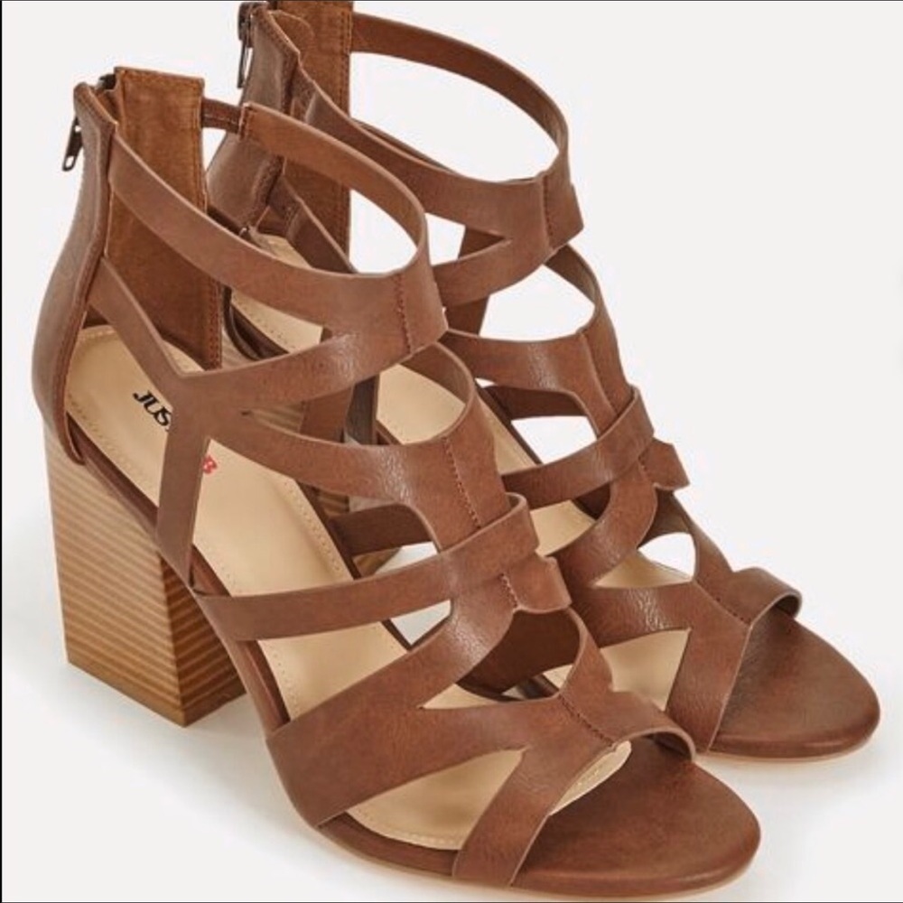 ❌SOLD ON Ⓜ️❌ 🎉HP🎉 WORN ONCE Strappy Block Heel