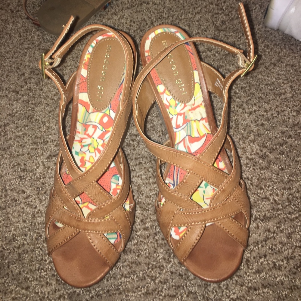 Size 7, Madden Girl , Tan Wedges