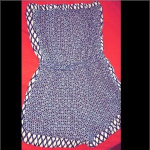 BLUE & WHITE STRAPLESS PATTERN ROMPER🌷