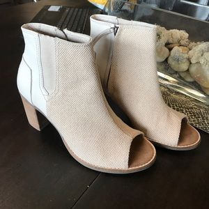 Toms Booties NWOT