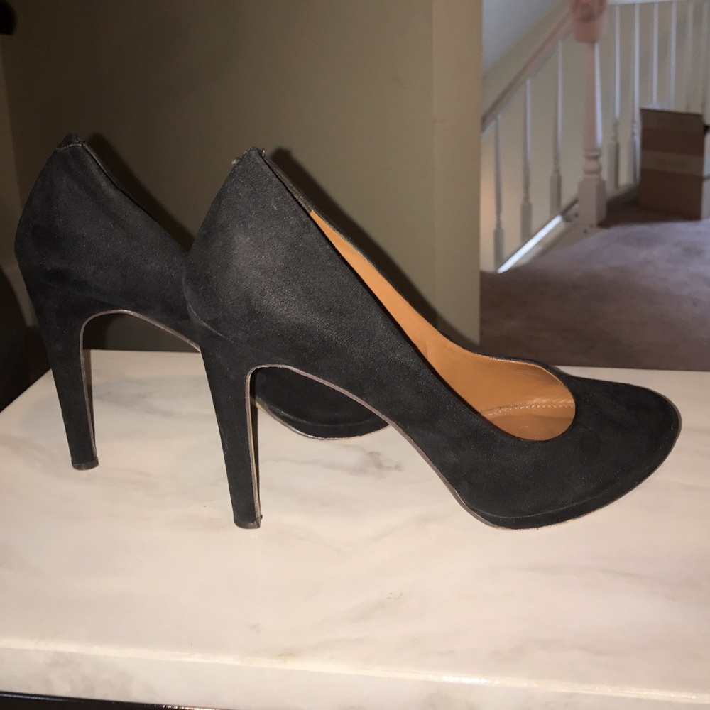 Banana Republic Black Suede Pumps