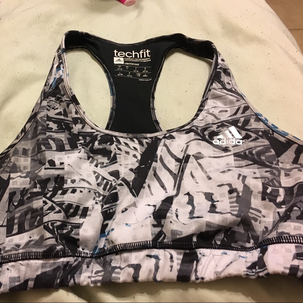 #adidas sports bra. SIZE L. Medium compression