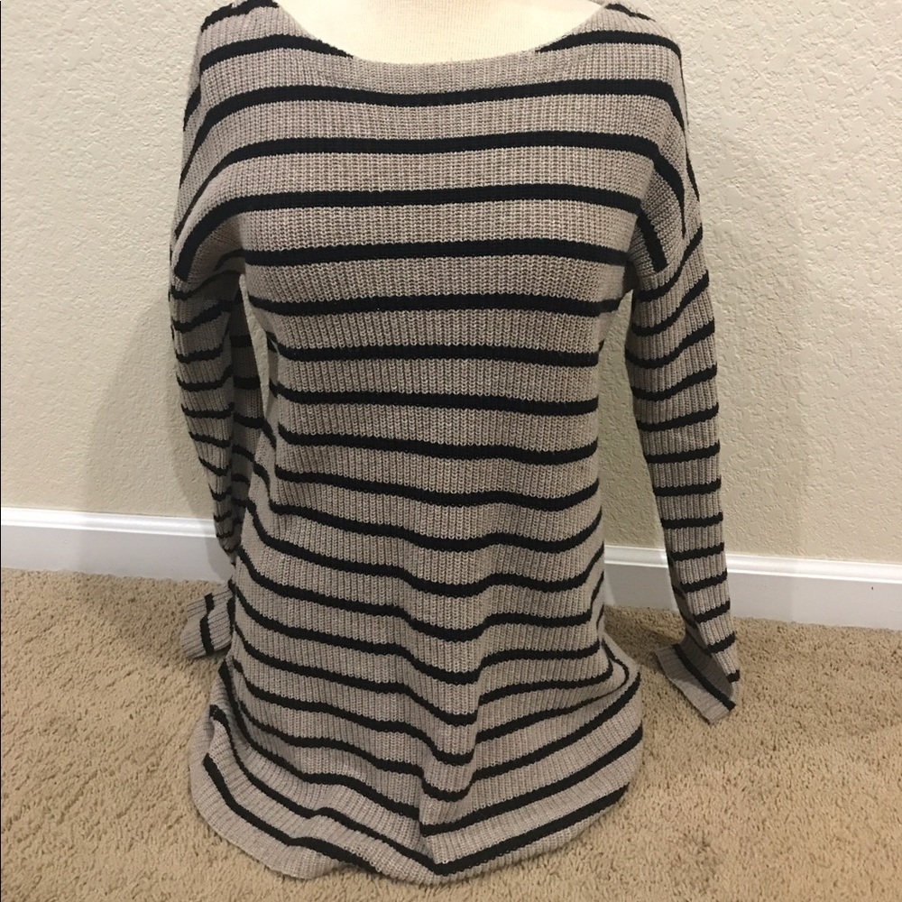 Old Navy Tunic Sweater Size M