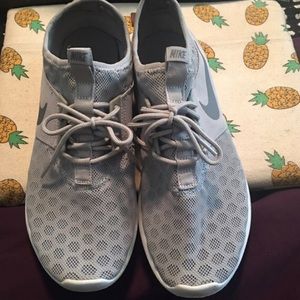 Nike Rejuvenate size 9